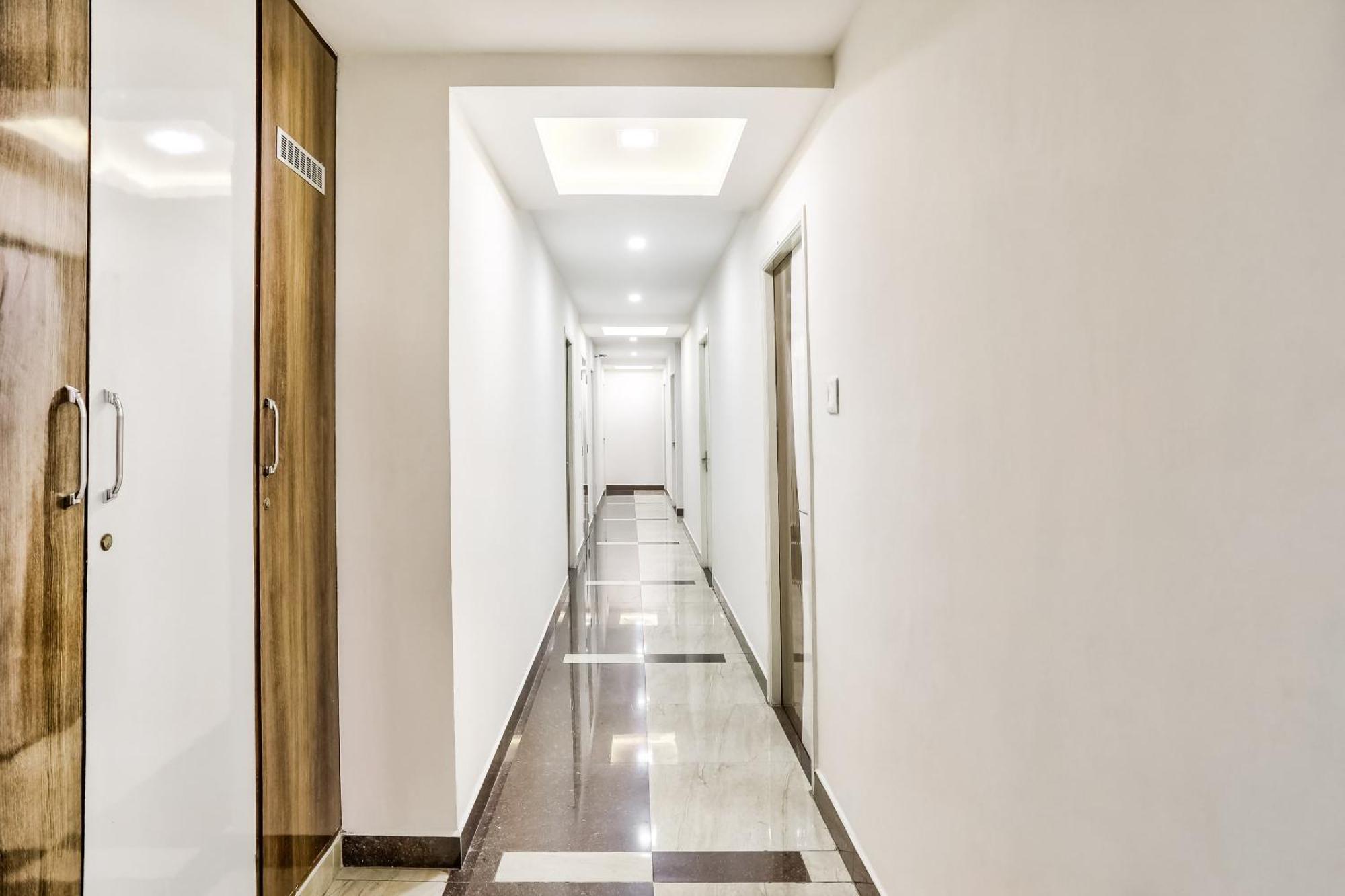 Hotel O Nimalan Residency Shenoy Nagar Anna Nagar Near Pvr Cinemas Skywalk เชนไน ภายนอก รูปภาพ